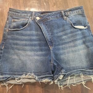 Medium Wash Womens Risen Size 1X  Denim Jean Shorts